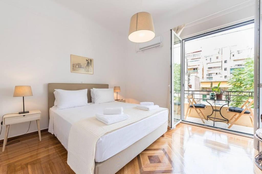 Apartament Casa Pamisou Near Attiki Metro Station Ateny Zewnętrze zdjęcie
