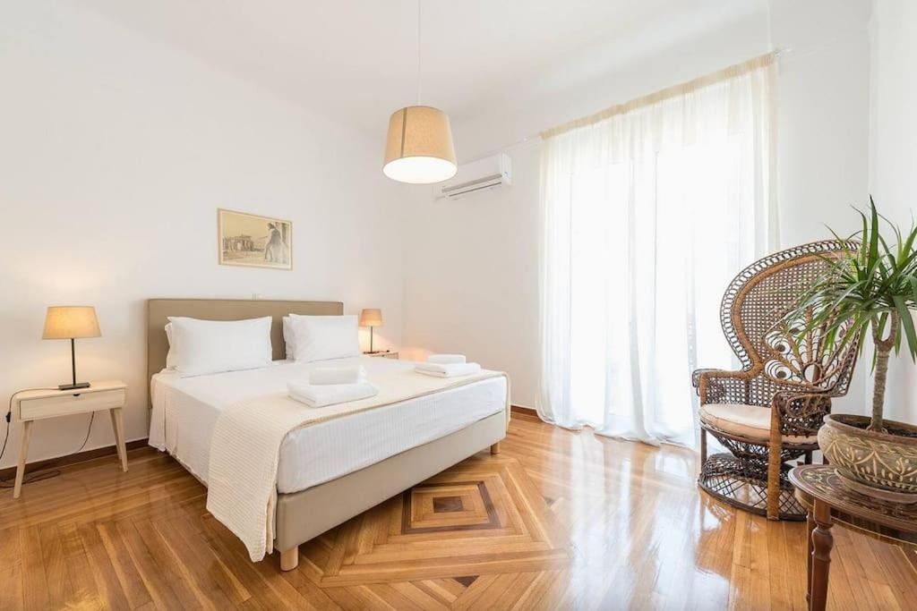 Apartament Casa Pamisou Near Attiki Metro Station Ateny Zewnętrze zdjęcie