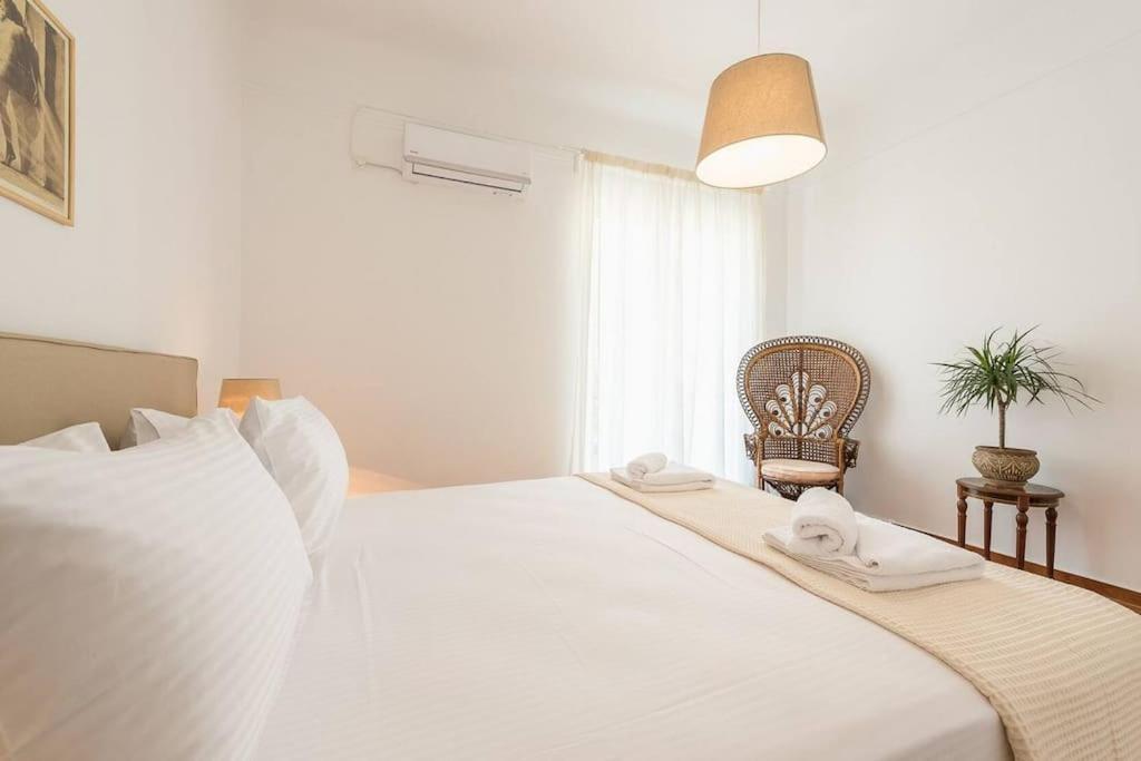 Apartament Casa Pamisou Near Attiki Metro Station Ateny Zewnętrze zdjęcie