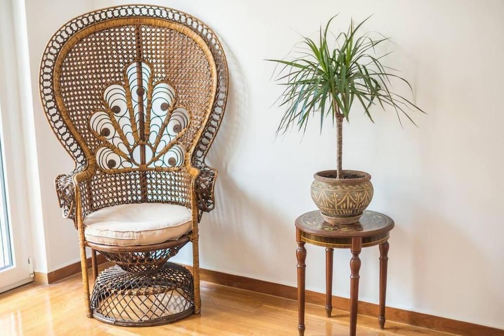 Apartament Casa Pamisou Near Attiki Metro Station Ateny Zewnętrze zdjęcie