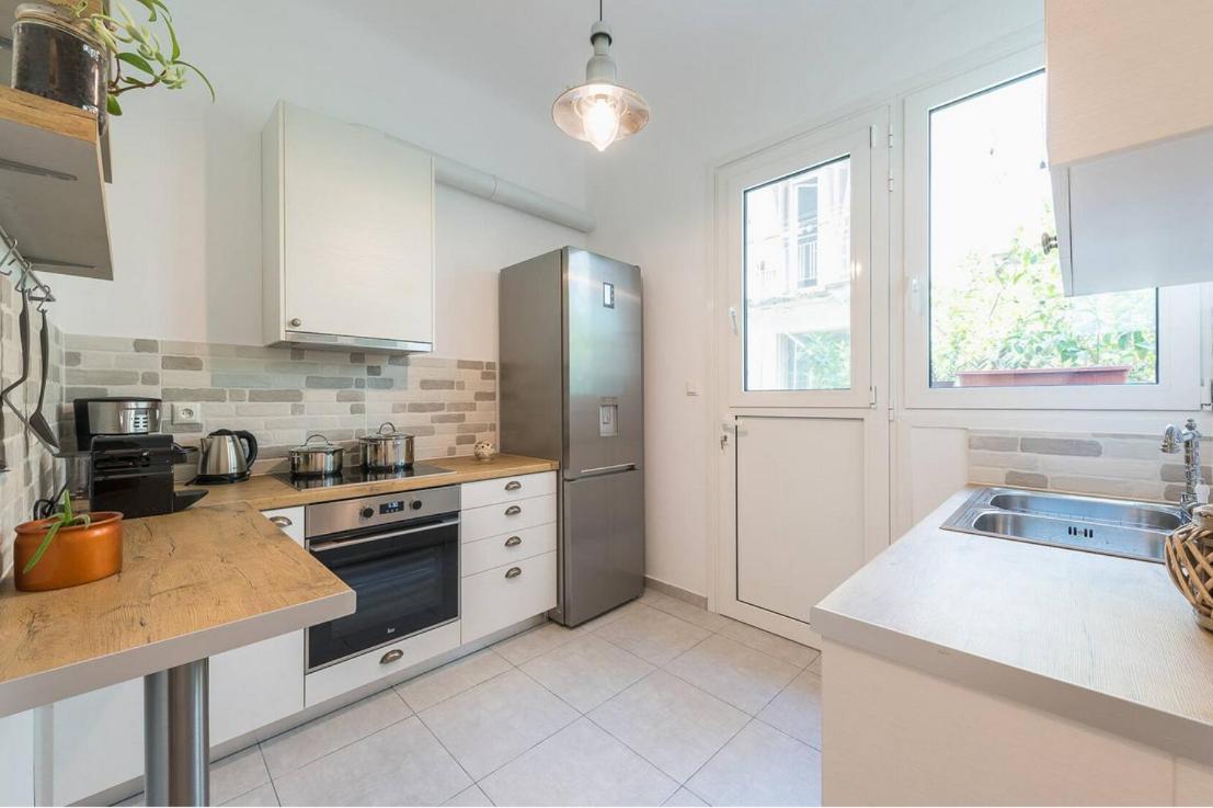 Apartament Casa Pamisou Near Attiki Metro Station Ateny Zewnętrze zdjęcie